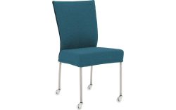 Goossens Eetkamerstoel Funk RVS Poten blauw stof leuning en met wielenTransparant skater wiel met rvs kap, modern design